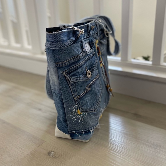 Denim Hand embroidery patchwork shoulder bag-Sashiko inspired one of a kind - Picture 9 of 10